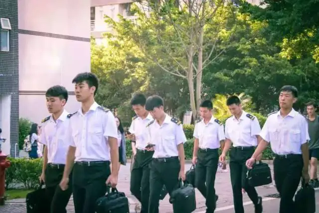 职业球员如何通过联赛提升竞技水平_0